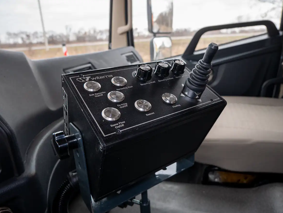 Машина дорожня комбінована на базі VOLVO