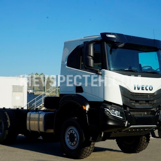 Бортова тентована вантажівка IVECO T-WAY AT380 6х6