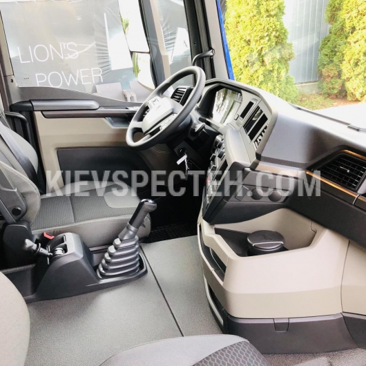 Бортовий тентований автомобіль MAN TGM 18.250 4x2