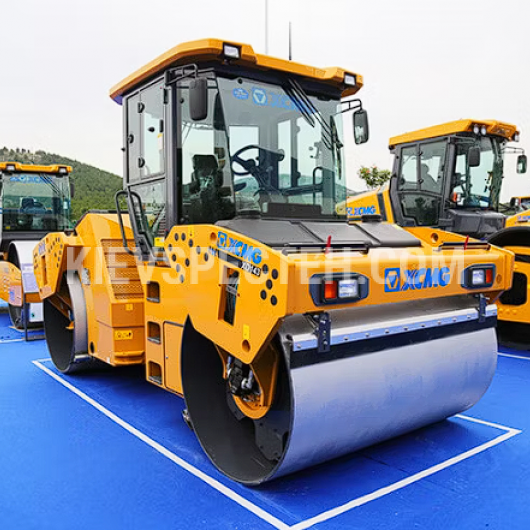 Двовальцевий дорожній коток XCMG XD143