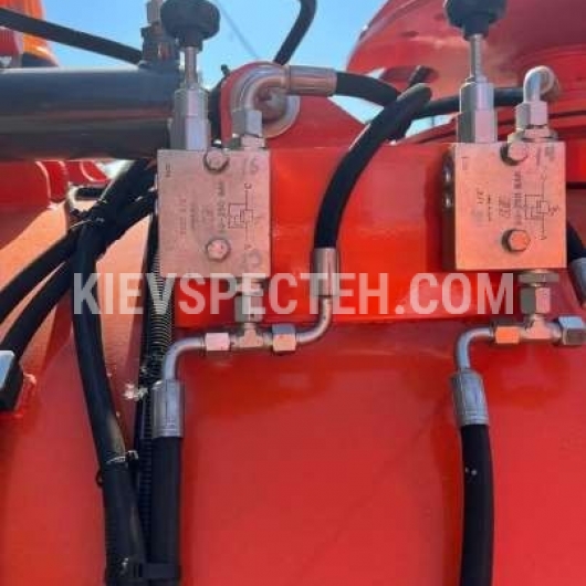 Муловсмоктувальна машина КСТ-12 на базі Renault K440 6х4