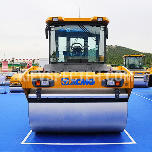 Двовальцевий дорожній коток XCMG XD143
