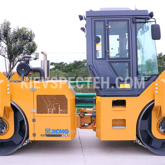 Двовальцевий гідравлічний віброкаток XCMG XD82