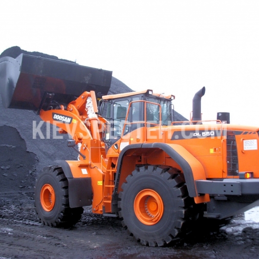 Фронтальний навантажувач Doosan DL550