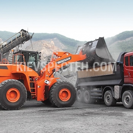 Фронтальний навантажувач Doosan DL550