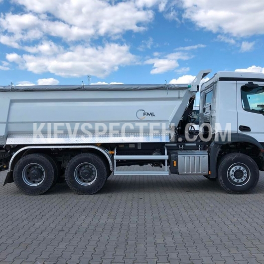 Машина дорожня комбінована МДК-9 на базі самоскида  Mercedes-Benz Arocs 3345 K 6х4