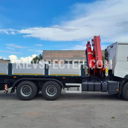 Бортовой автомобиль на базе RENAULT TRUCKS C P6X4 13L E5 из КМУ FASSI F365A.2.24