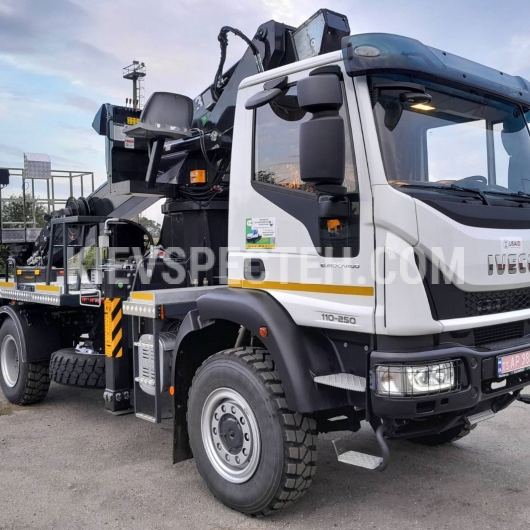 Автогідропідіймач DASAN DS340 на IVECO Eurocargo