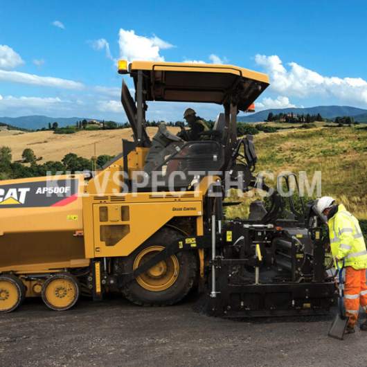 Асфальтоукладчик CAT AP500F