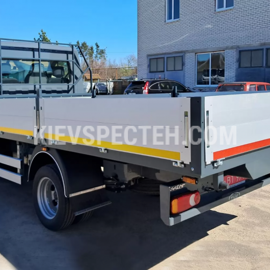 Бортовой автомобиль на шасси RENAULT MASTER