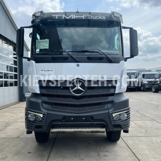 Машина дорожня комбінована МДК-10 на базі шасі Mercedes-Benz Actros 5 2636 6х4