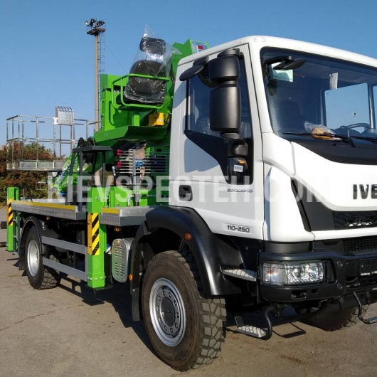 Автогідропідіймач DASAN DS300 на IVECO Eurocargo ML110-250 4x4