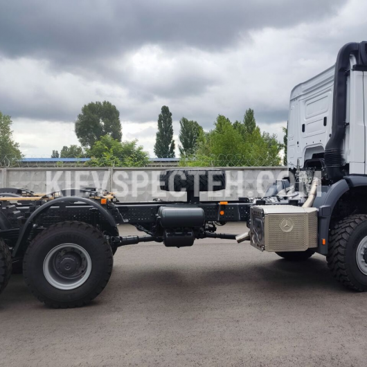 Шасси Mercedes-Benz Arocs 3333