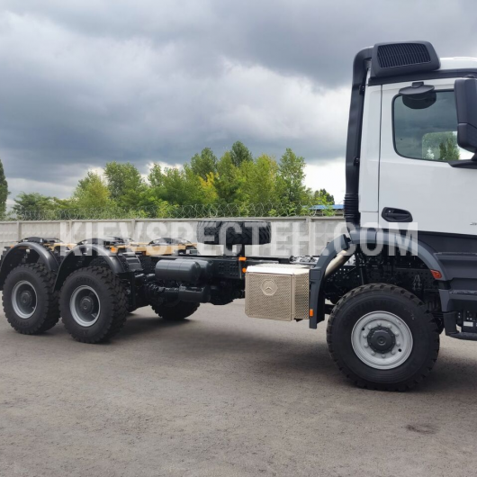 Шасси Mercedes-Benz Arocs 3333