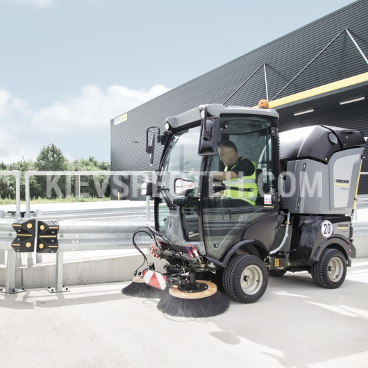 Підмітально-прибиральна машина Karcher MC 50 Advanced