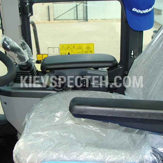 Фронтальний навантажувач Doosan DL550
