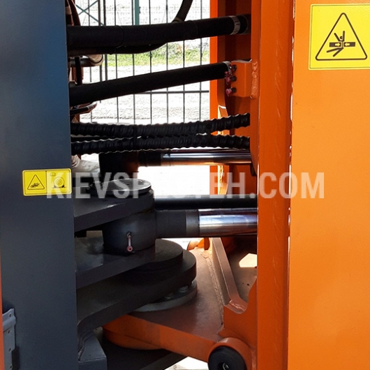 Фронтальний навантажувач Doosan DL550