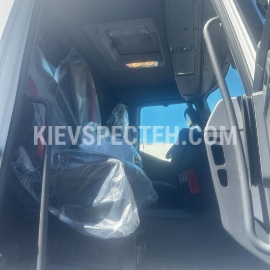 Бортовий автомобиль Renault K440 6х4