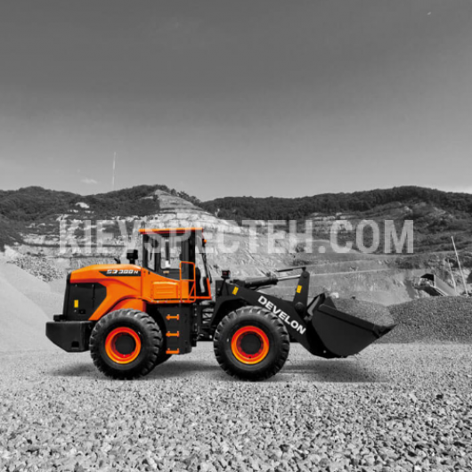 Фронтальний навантажувач Develon DISD SD300N