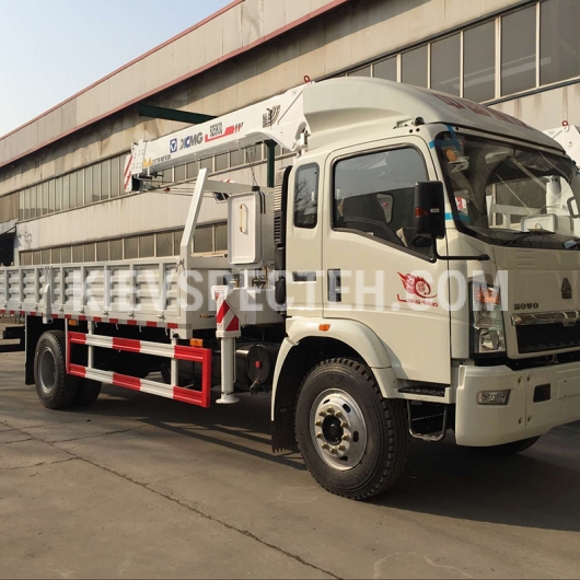 Бортовой автомобиль SINOTRUK HOWO LIGHT CARGO TRUCK 4×2