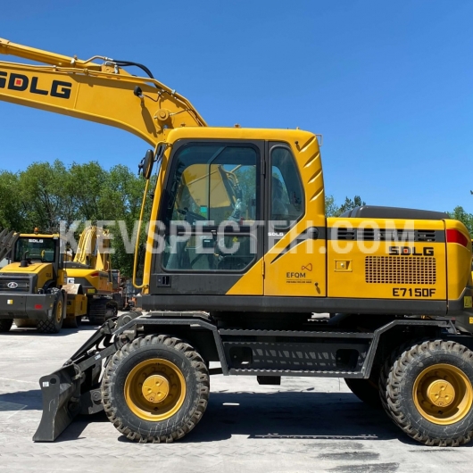 Екскаватор-навантажувач SDLG E7150F