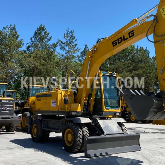 Екскаватор-навантажувач SDLG E7150F
