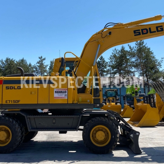Екскаватор-навантажувач SDLG E7150F