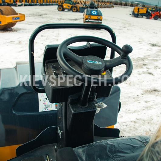 Тротуарний міні-каток XCMG XMR303