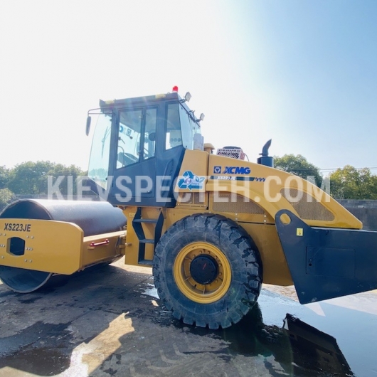 Гідравлічний одновальцевий віброкаток XCMG XS223