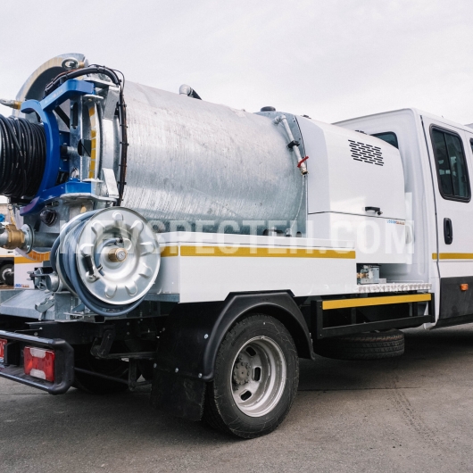 Комбинированная коммунальная машина СБМ КО-503ІВК-57 на базе IVECO 50C15D