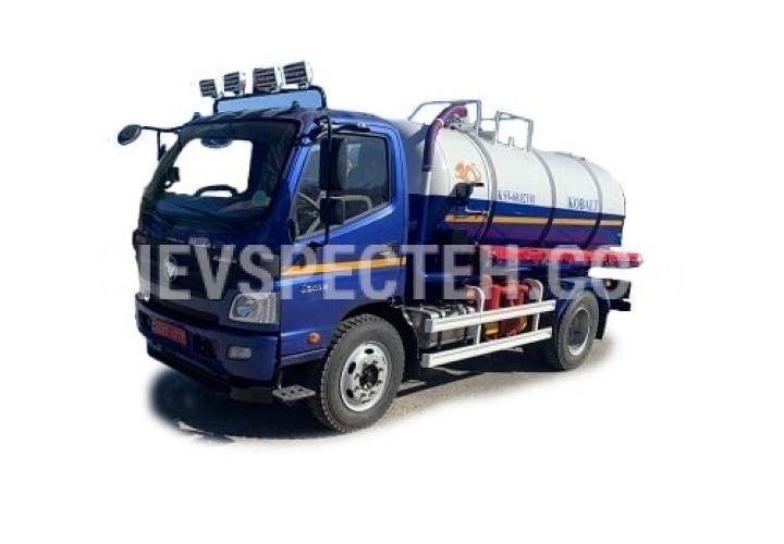 Вакуумна машина КОВ-13 на шасі FOTON DAIMLER (4x4)