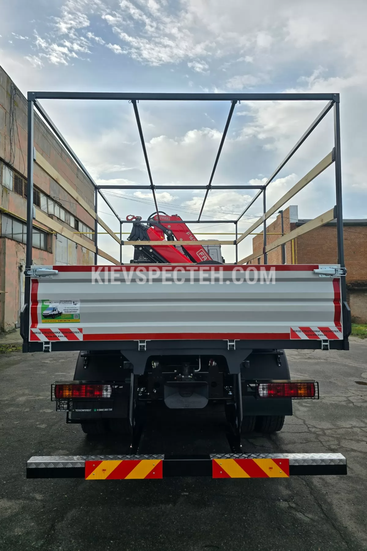 Бортовой грузовик FAW CA3250 с КМУ FASSI F165A.2