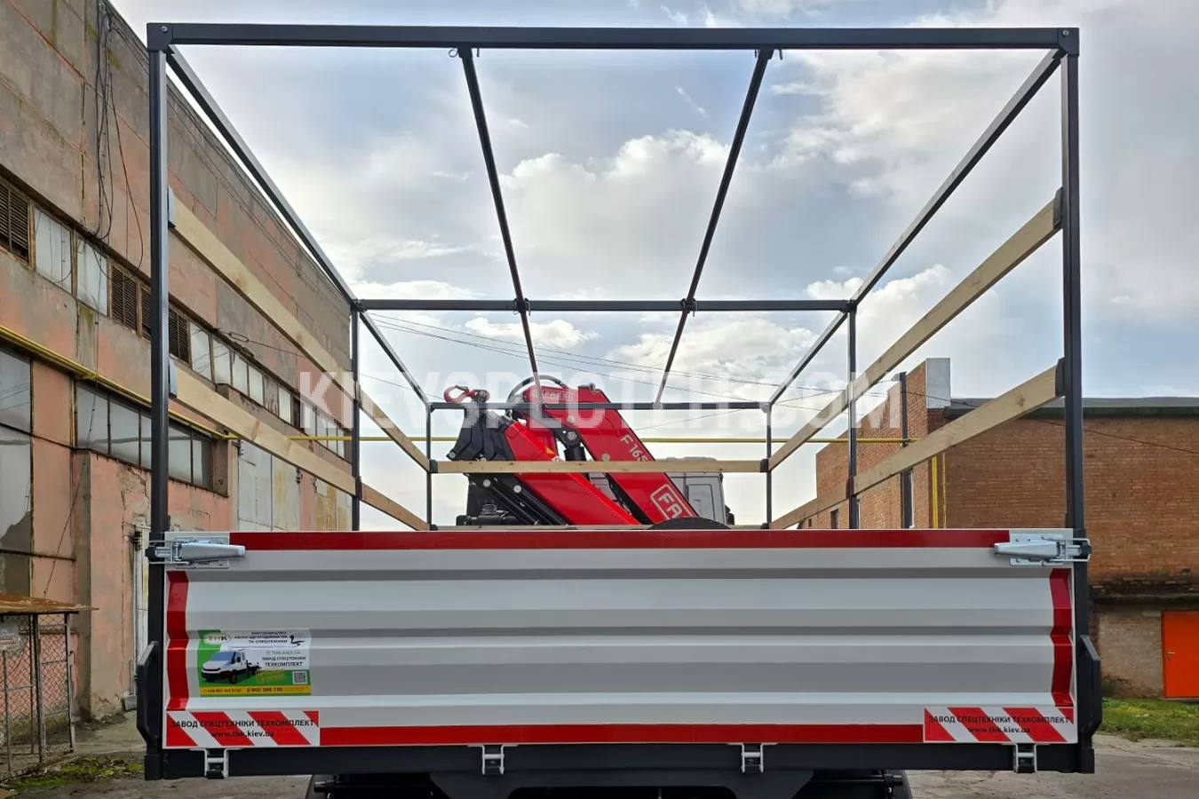 Бортовой грузовик FAW CA3250 с КМУ FASSI F165A.2